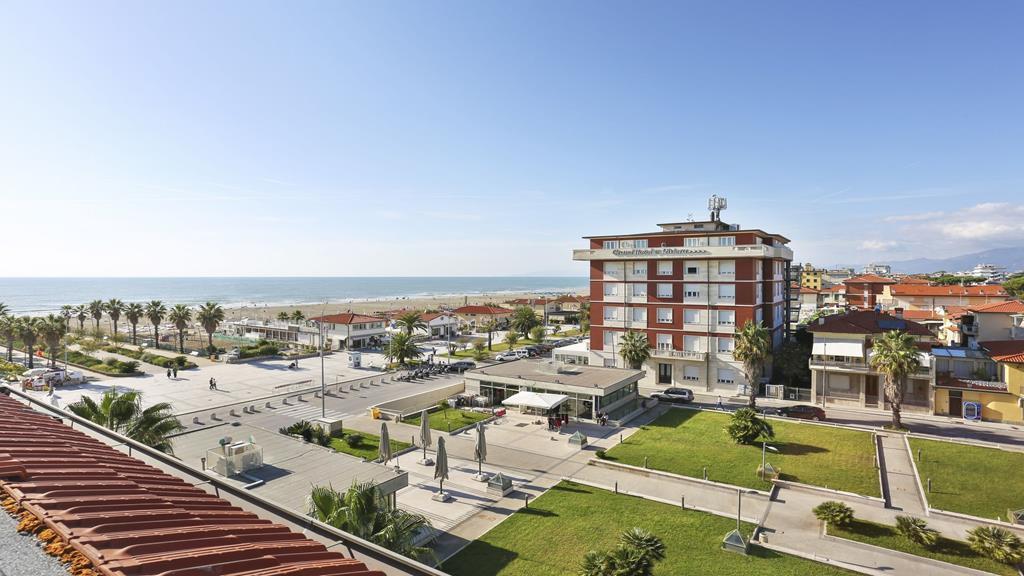 Hotel Nuovo Tirreno Lido di Camaiore Buitenkant foto
