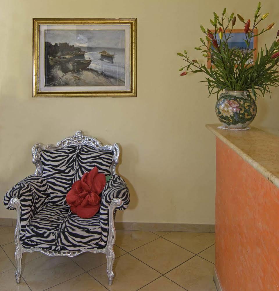 Hotel Nuovo Tirreno Lido di Camaiore Buitenkant foto